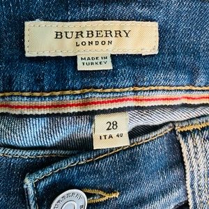 Burberry London Size 28 / US Size 6 Jeans
